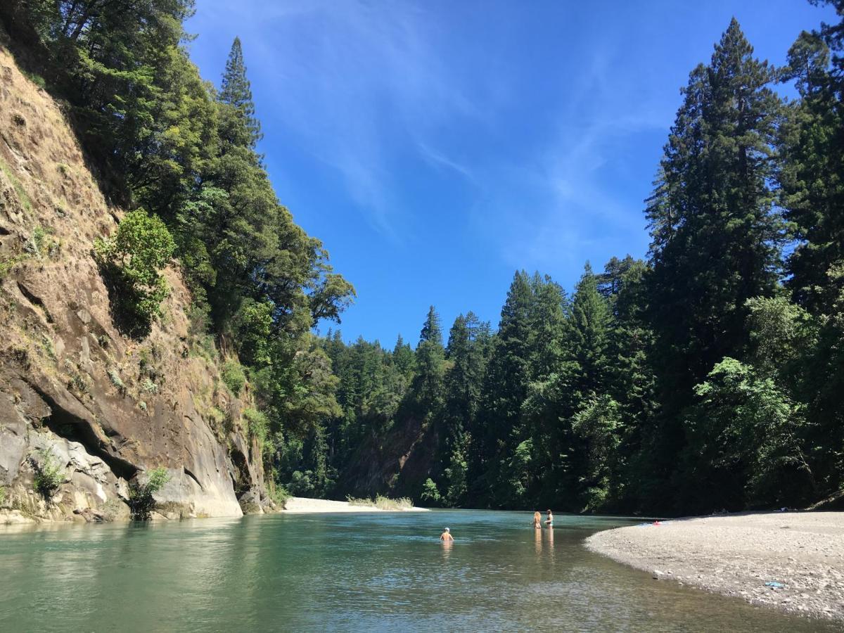 Glamping In The Redwoods With A Hot Tub! Hotel Garberville Bagian luar foto