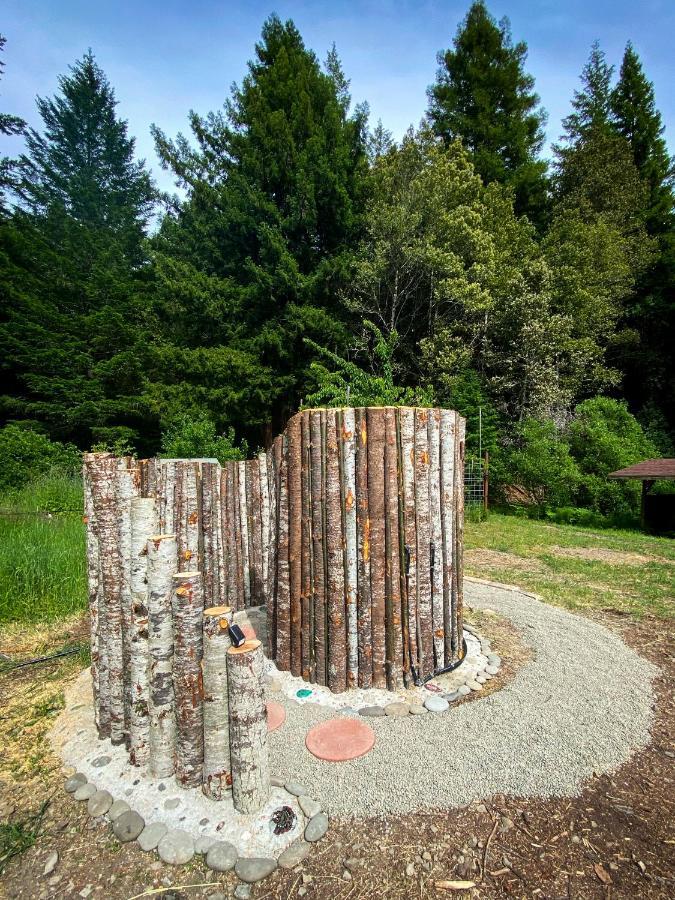 Glamping In The Redwoods With A Hot Tub! Hotel Garberville Bagian luar foto