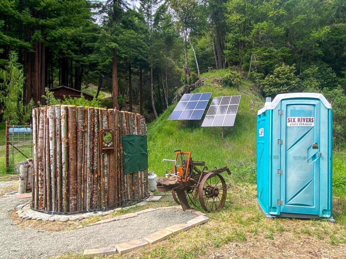 Glamping In The Redwoods With A Hot Tub! Hotel Garberville Bagian luar foto